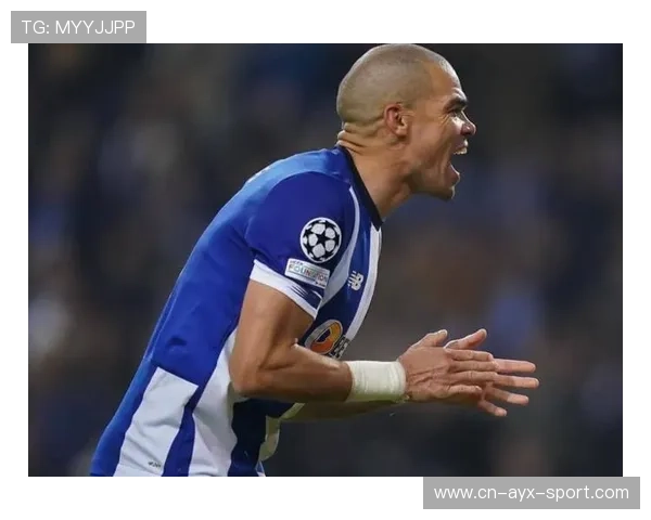 波尔图佩佩抢断后直塞助攻塔雷米锁定胜局：极致协同与品牌力量的足球瞬间