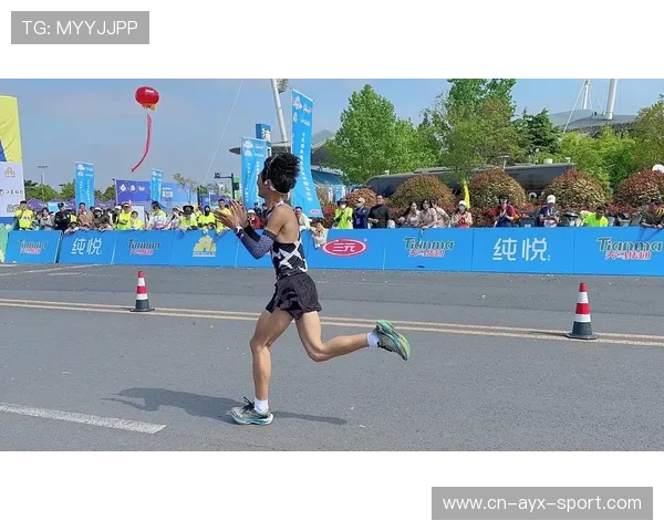 赛场冲刺：终点前的极限速度大战，终点冲刺跑