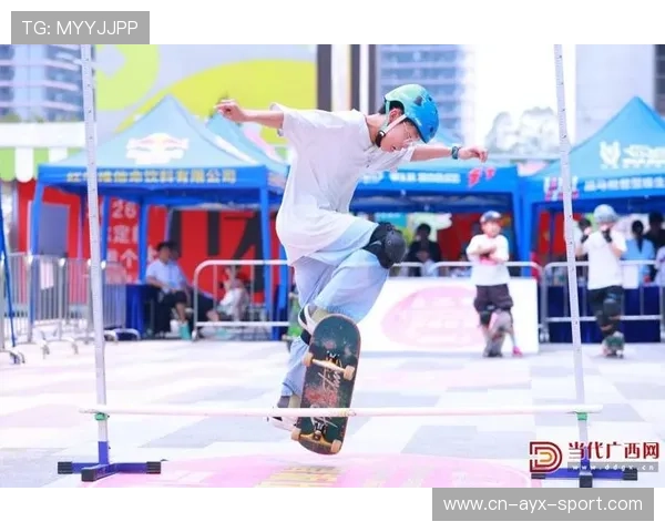 世界滑板公开赛在城市广场设置体验区拉近观众距离，世界滑板大赛视频